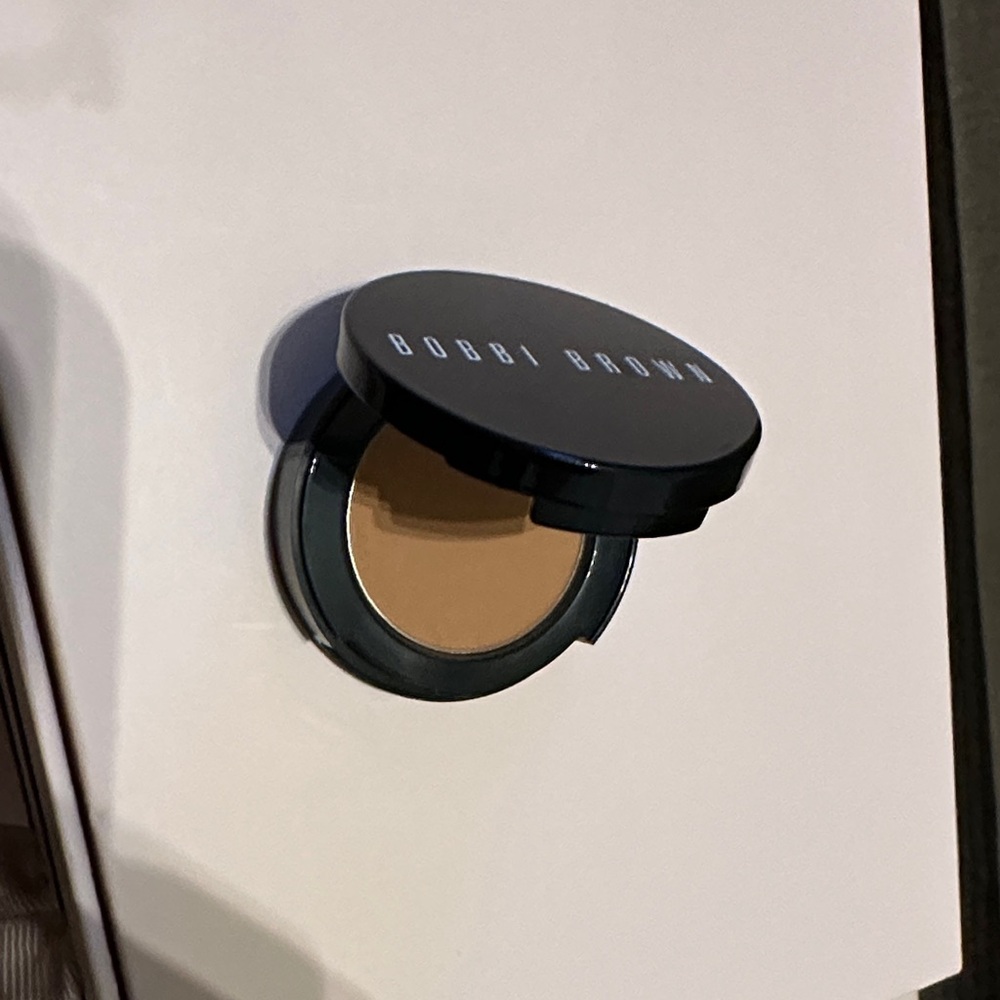 Bobbi Brown bronzing powder
